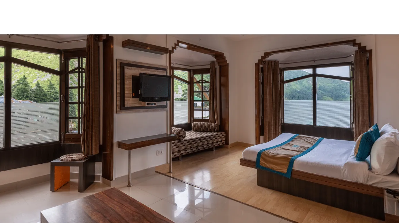 Junior Suite With View and Bathtub